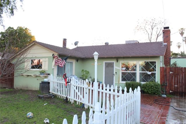 7535 Vanalden, Reseda, CA 91335