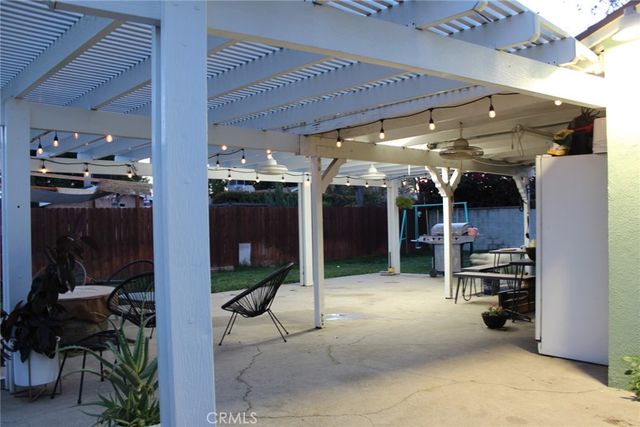 7535 Vanalden, Reseda, CA 91335