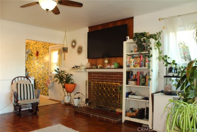 7535 Vanalden, Reseda, CA 91335