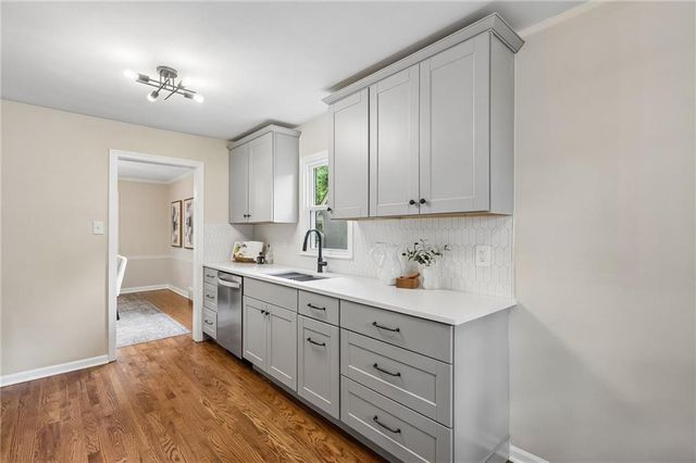 424 E 79th Terrace, Kansas City, MO 64131