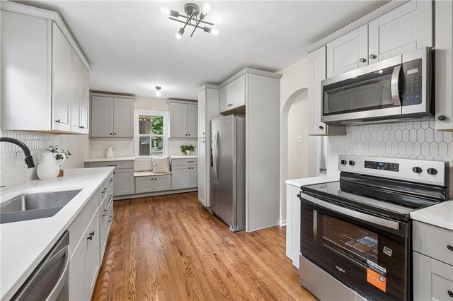 424 E 79th Terrace, Kansas City, MO 64131