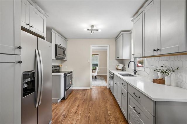 424 E 79th Terrace, Kansas City, MO 64131
