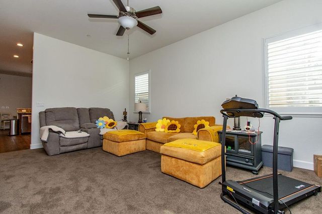 2101 State St, Turlock, CA 95380