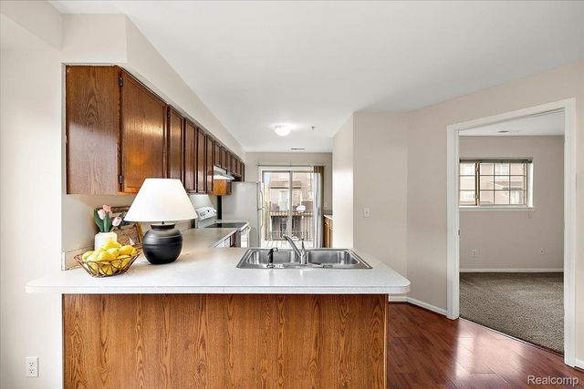 43 Georgetown Court, Dearborn, MI 48126