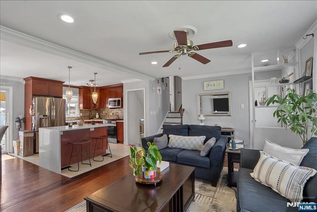 11 Westland Road, Verona, NJ 07044