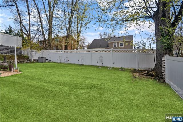 11 Westland Road, Verona, NJ 07044