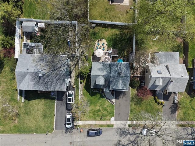 11 Westland Road, Verona, NJ 07044