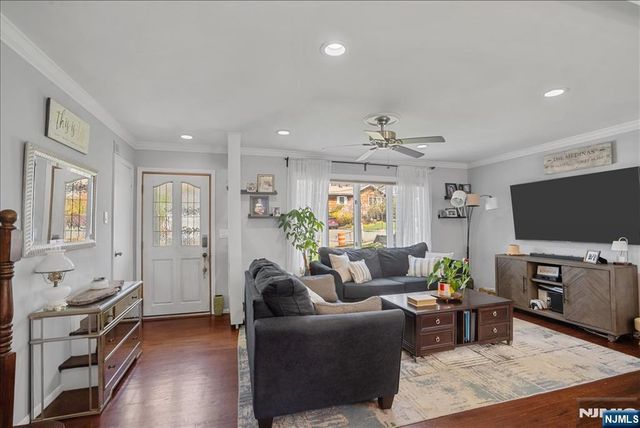 11 Westland Road, Verona, NJ 07044