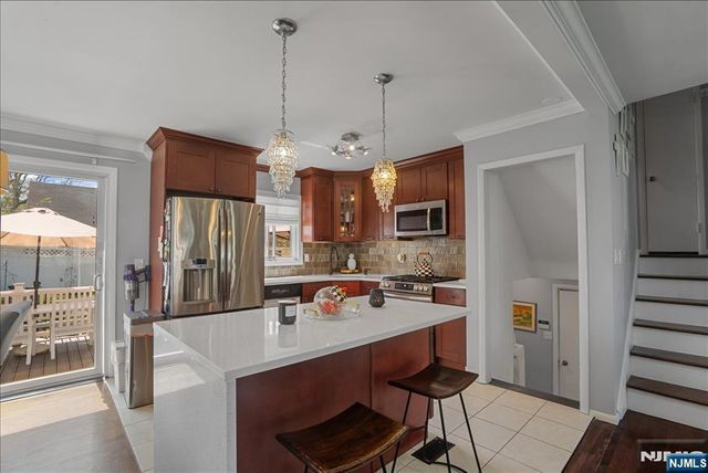 11 Westland Road, Verona, NJ 07044