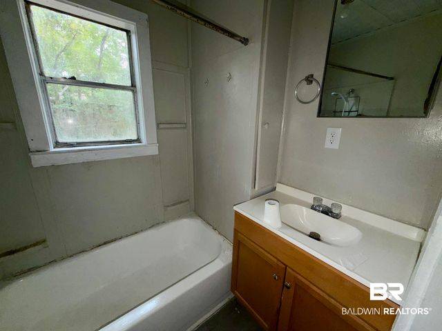 2708 Edgewood Street, Mobile, AL 36607