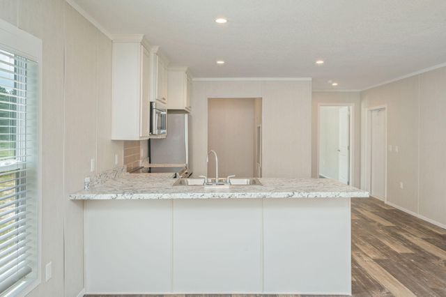 126 Pansy Lane, Defuniak Springs, FL 32433