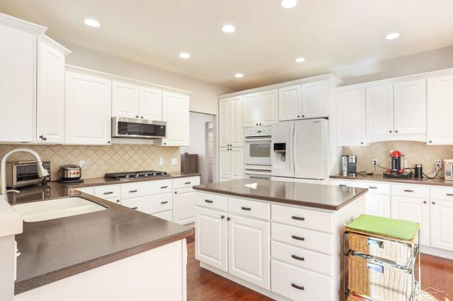 8646 Wandering Way, Freeland, MI 48623