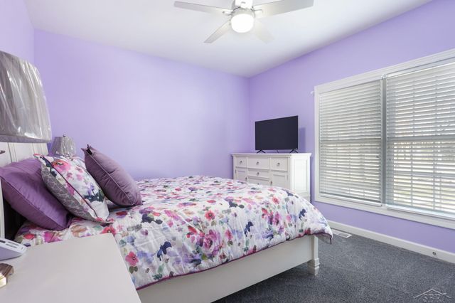 8646 Wandering Way, Freeland, MI 48623