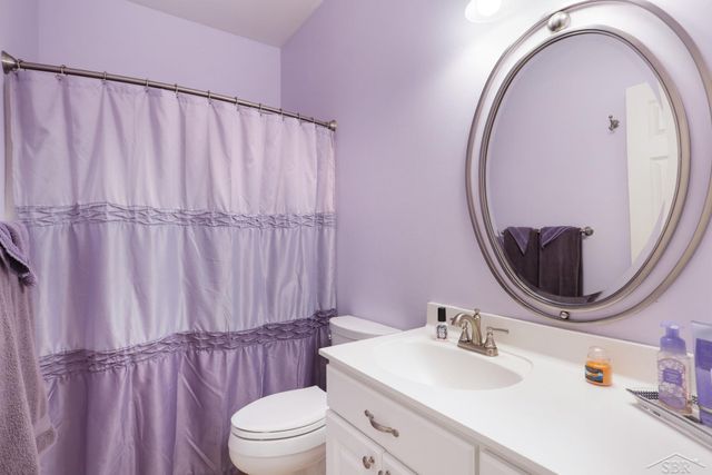 8646 Wandering Way, Freeland, MI 48623