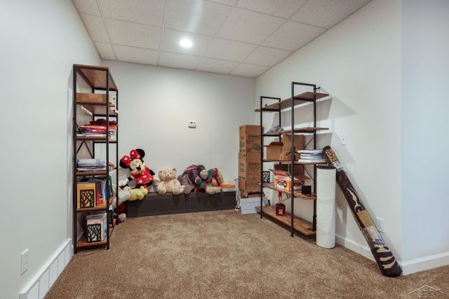 8646 Wandering Way, Freeland, MI 48623