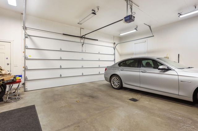 8646 Wandering Way, Freeland, MI 48623