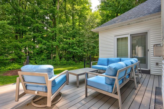 8646 Wandering Way, Freeland, MI 48623