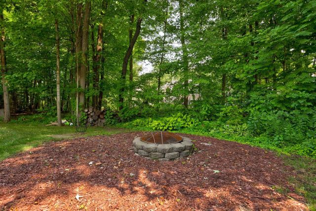 8646 Wandering Way, Freeland, MI 48623