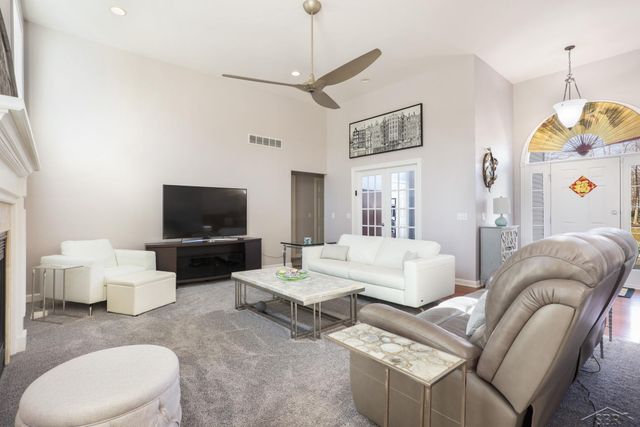 8646 Wandering Way, Freeland, MI 48623