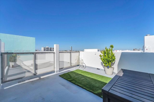 7728 Collins Ave 7, Miami Beach, FL 33141