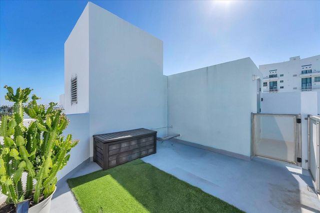 7728 Collins Ave 7, Miami Beach, FL 33141