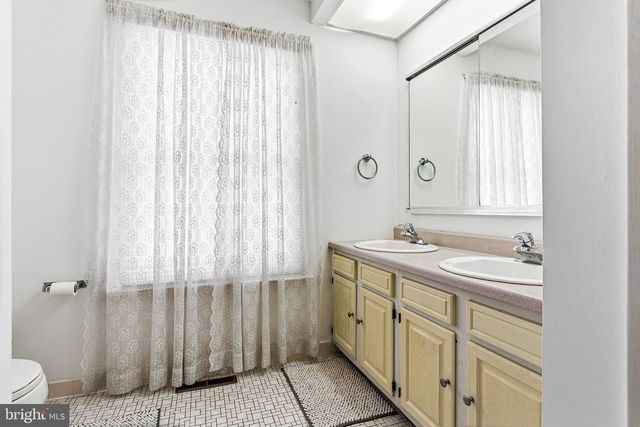 1273 QUARRY COMMONS DR, Yardley, PA 19067