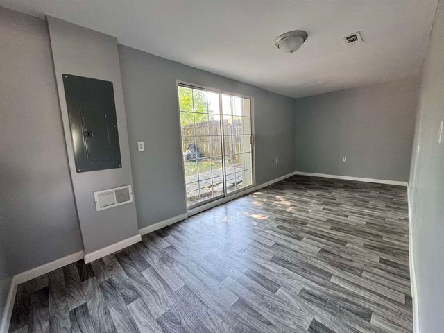 700 HARBERT DR, Savannah, TN 38372