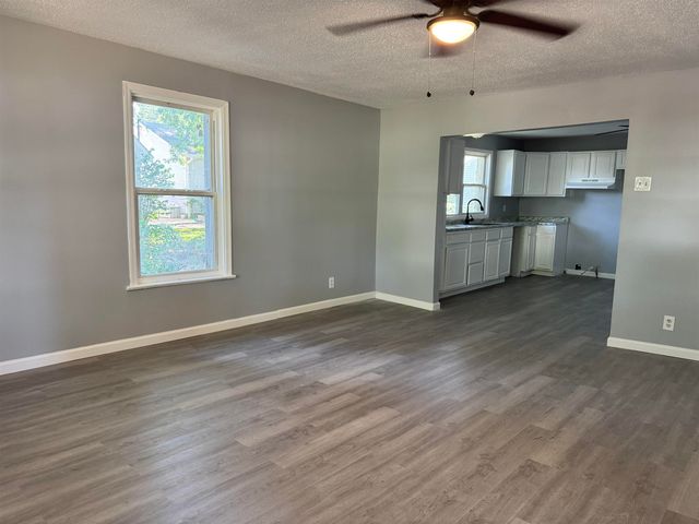 700 HARBERT DR, Savannah, TN 38372