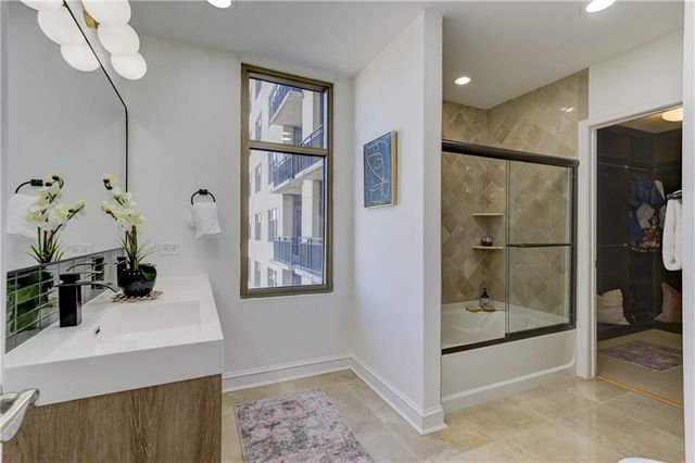 565 Peachtree NE Street 1101, Atlanta, GA 30308