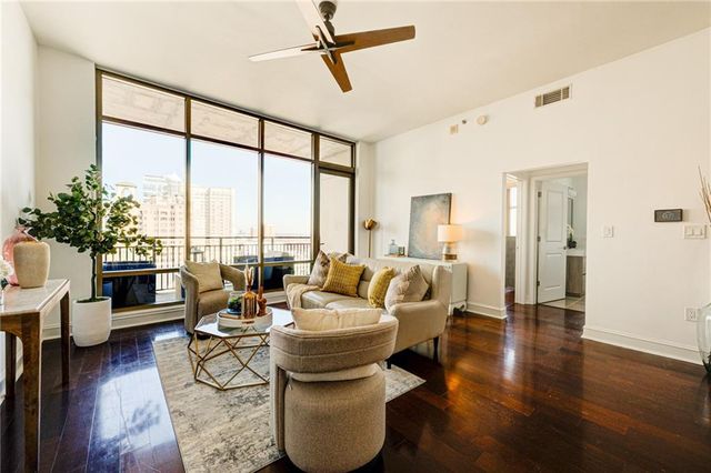 565 Peachtree NE Street 1101, Atlanta, GA 30308