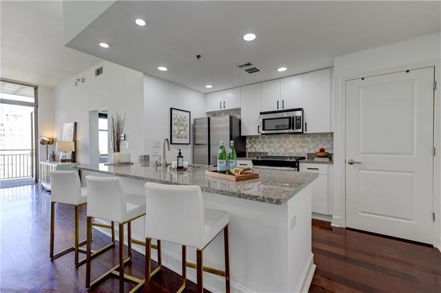 565 Peachtree NE Street 1101, Atlanta, GA 30308