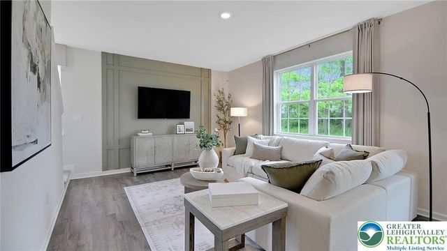 117 Winding Road, Forks Twp, PA 18040