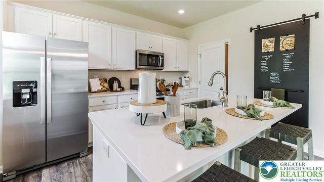 117 Winding Road, Forks Twp, PA 18040