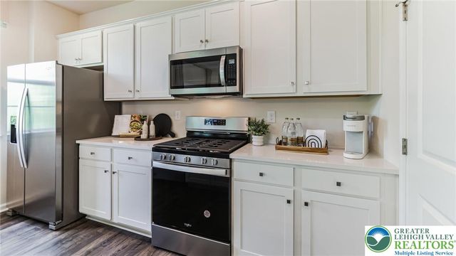 117 Winding Road, Forks Twp, PA 18040