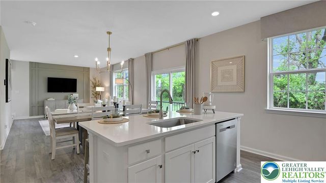 117 Winding Road, Forks Twp, PA 18040