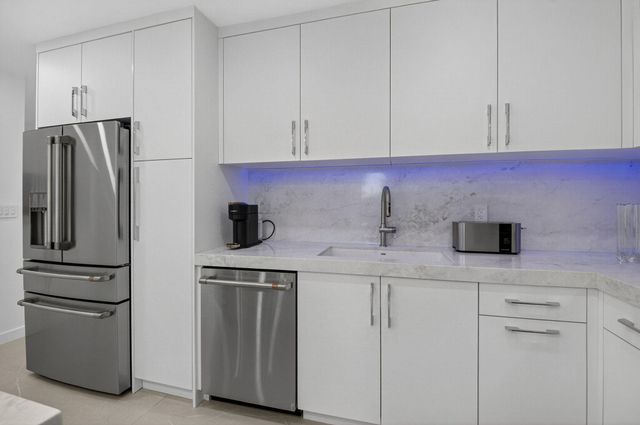 7847 Lakeside Boulevard 1014, Boca Raton, FL 33434