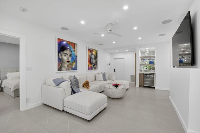 7847 Lakeside Boulevard 1014, Boca Raton, FL 33434