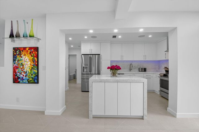 7847 Lakeside Boulevard 1014, Boca Raton, FL 33434