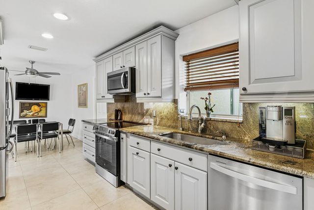 24 Cambridge Drive, Boynton Beach, FL 33436