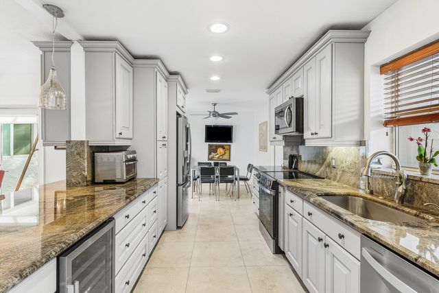 24 Cambridge Drive, Boynton Beach, FL 33436