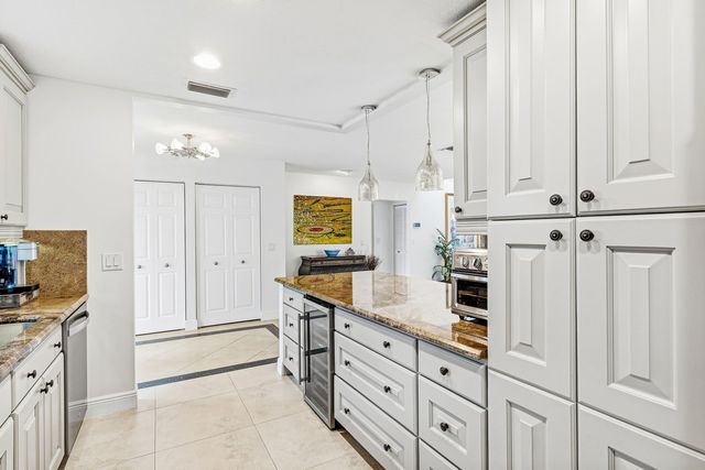 24 Cambridge Drive, Boynton Beach, FL 33436