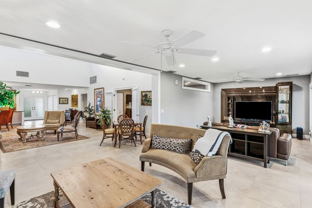 24 Cambridge Drive, Boynton Beach, FL 33436