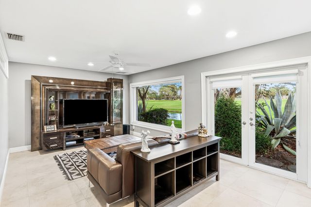 24 Cambridge Drive, Boynton Beach, FL 33436