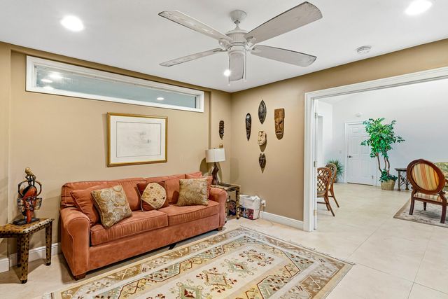 24 Cambridge Drive, Boynton Beach, FL 33436