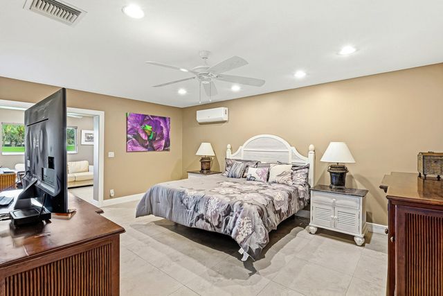 24 Cambridge Drive, Boynton Beach, FL 33436