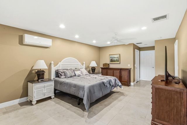 24 Cambridge Drive, Boynton Beach, FL 33436