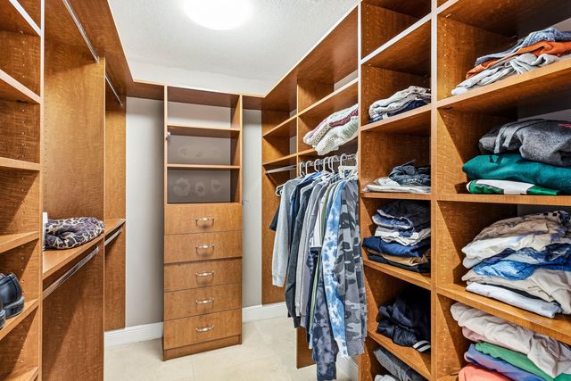 24 Cambridge Drive, Boynton Beach, FL 33436