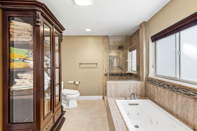 24 Cambridge Drive, Boynton Beach, FL 33436