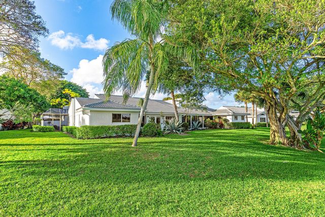 24 Cambridge Drive, Boynton Beach, FL 33436