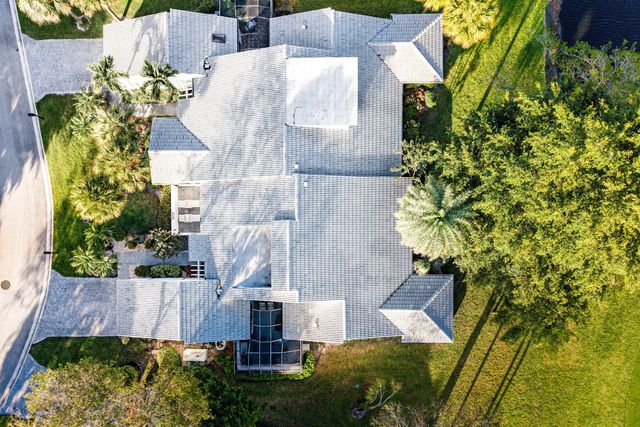 24 Cambridge Drive, Boynton Beach, FL 33436